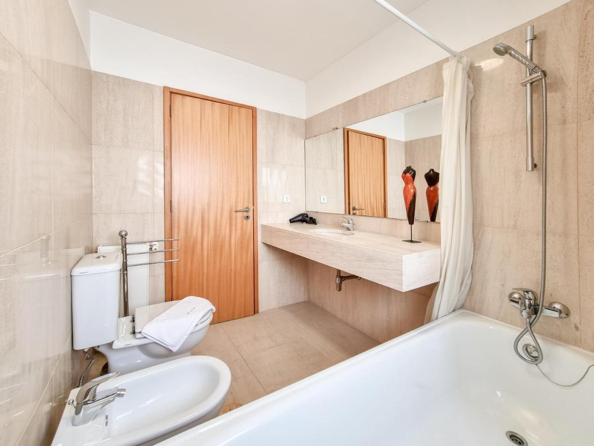 Sweet Living Viana - City Centre Apartment With Garage Віана-ду-Каштелу Екстер'єр фото